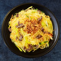 Bún Xào Bò - Smažené Rýžové Nudle s Hovězím Masem